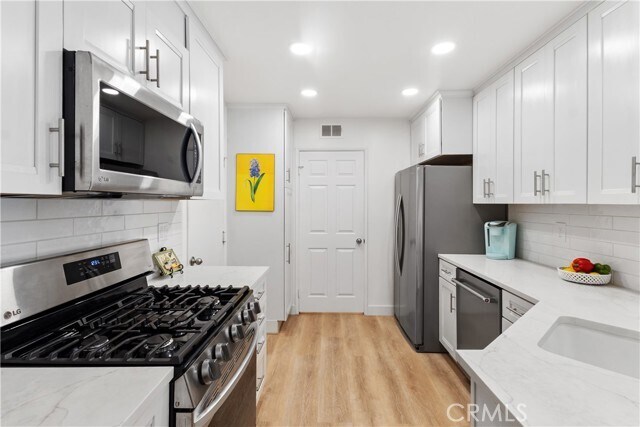 Building Photo - 85 Seaborough