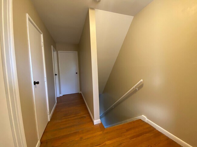 Building Photo - 2237 Wentworth Ave