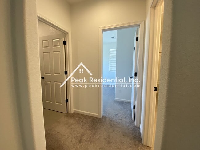 Building Photo - Updated 4bd/3ba Folsom Home with 2 Car Garage