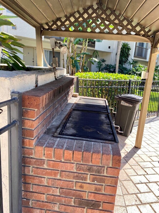Building Photo - For Rent: Spacious Studio at the Capistran...
