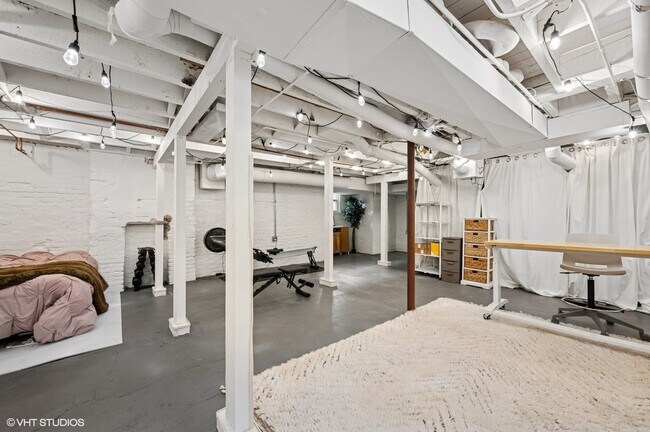 Building Photo - 730 Judson Ave