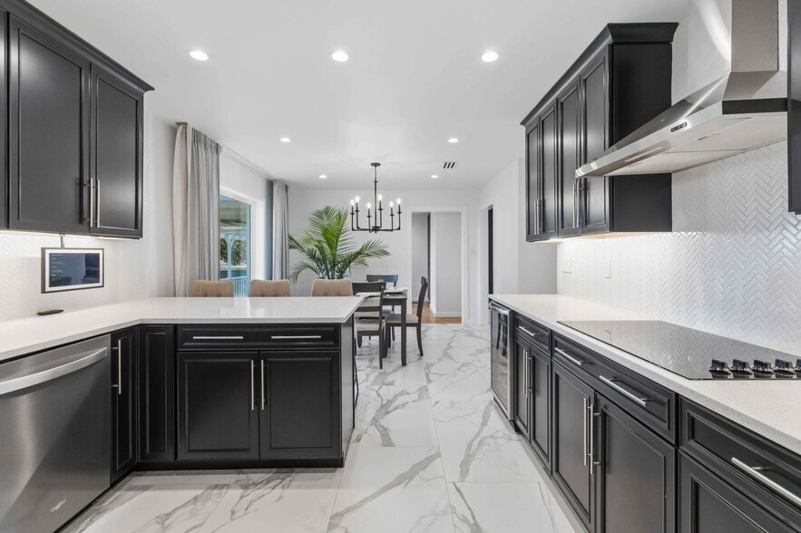 Building Photo - 107 Oak Crest