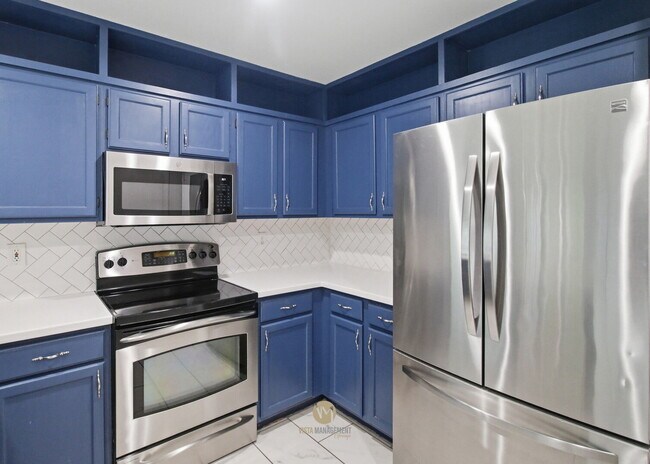 Building Photo - 13811 Stone Hollow