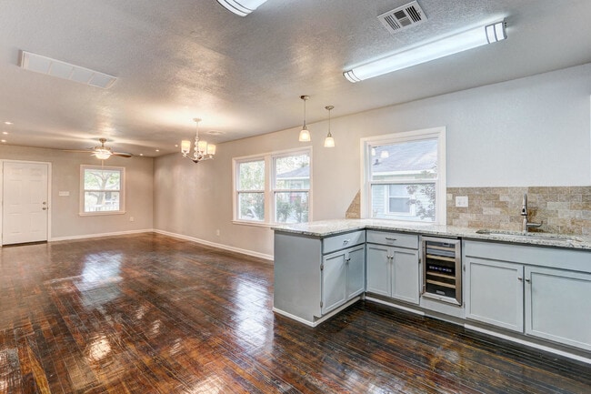 Building Photo - Remodeled Retreat w/ Covered Patio, Front ...