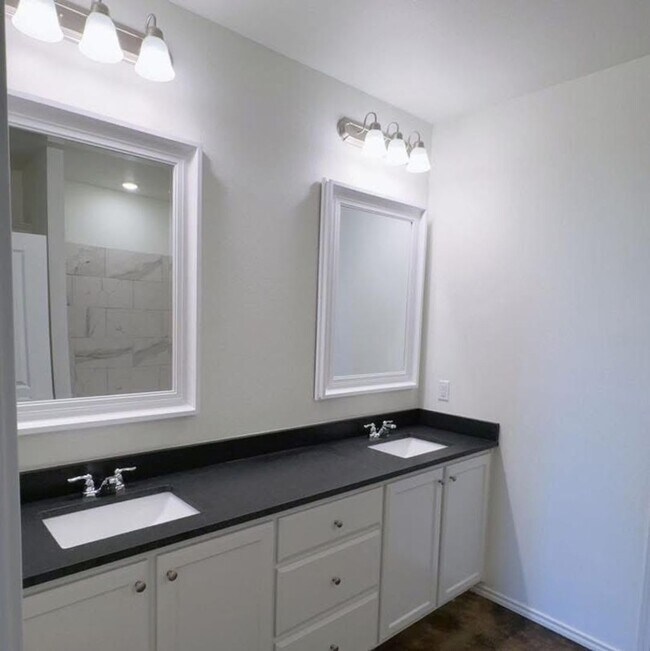 Building Photo - Stunning New 3/2 Townhomes