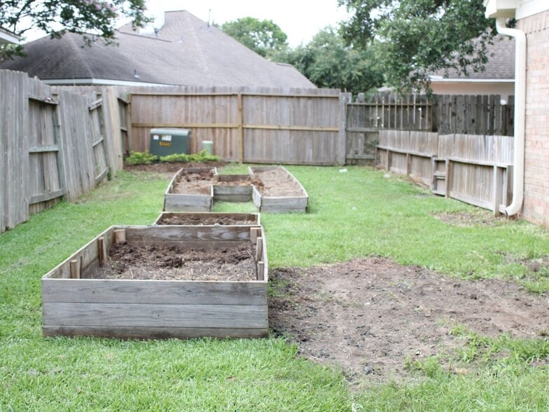 Building Photo - 3204 Coral Ridge Dr