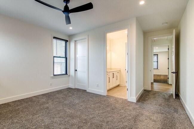 Building Photo - Like New 4 Bedroom Luxury Home in Franklin TN