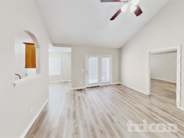 Building Photo - 989 Chesire Way