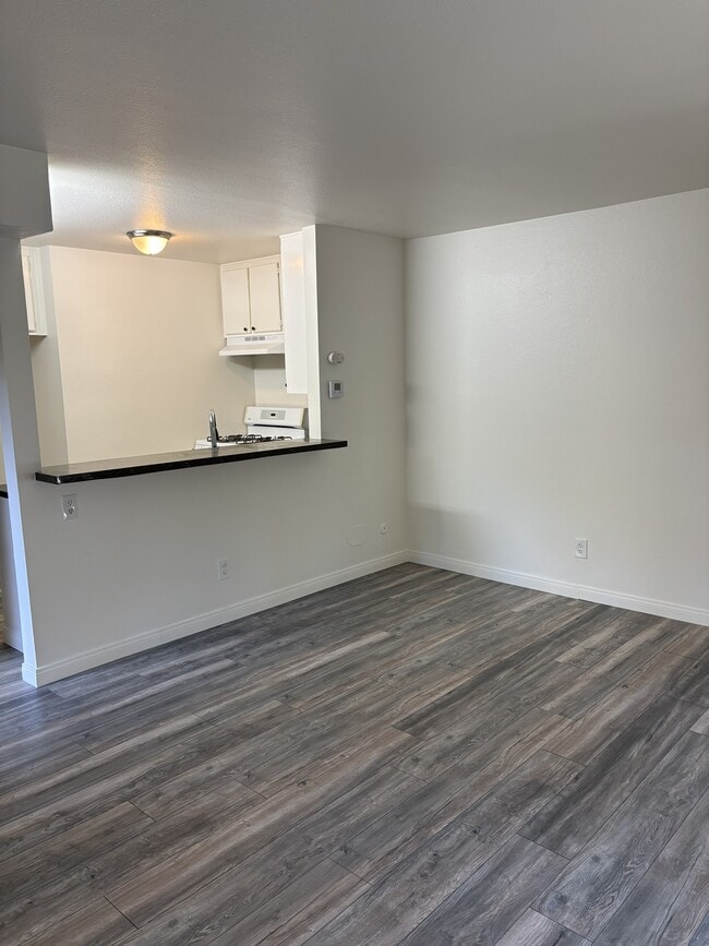 Building Photo - 7120 Carlson Cir