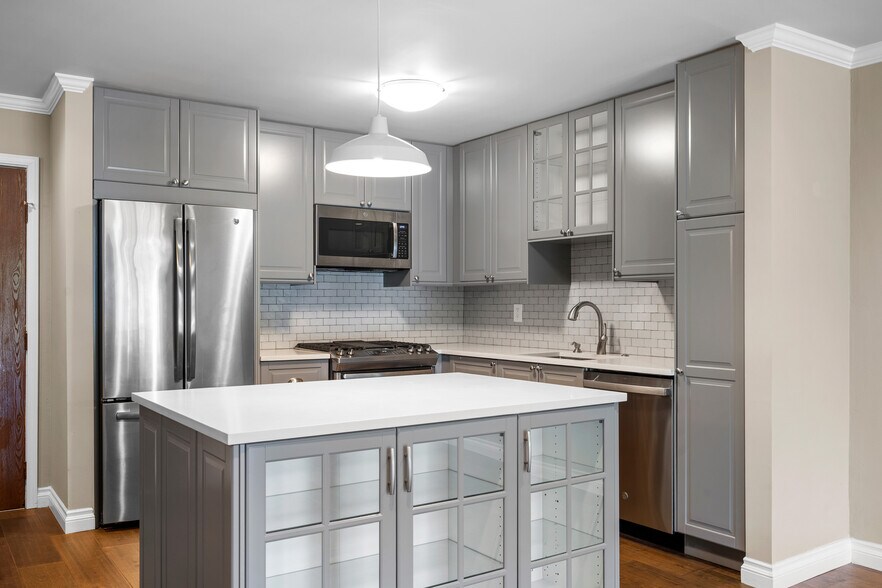 Building Photo - 310 N Jackson St