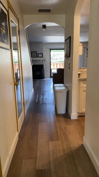 Building Photo - 3092 Peppermill Cir