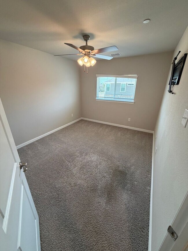 Building Photo - 2940 Bluets Dr