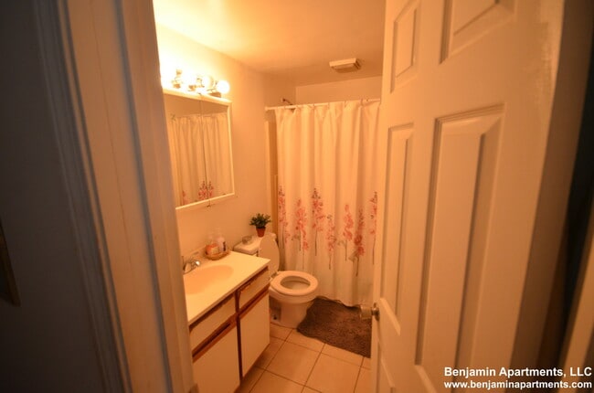 Building Photo - 26 Haskell St