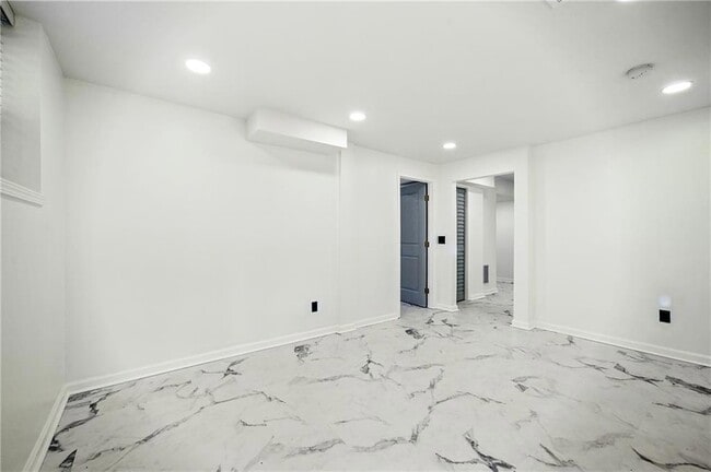 Building Photo - 681 Fielding Ln SW