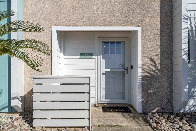 Building Photo - 317 Bream Ave