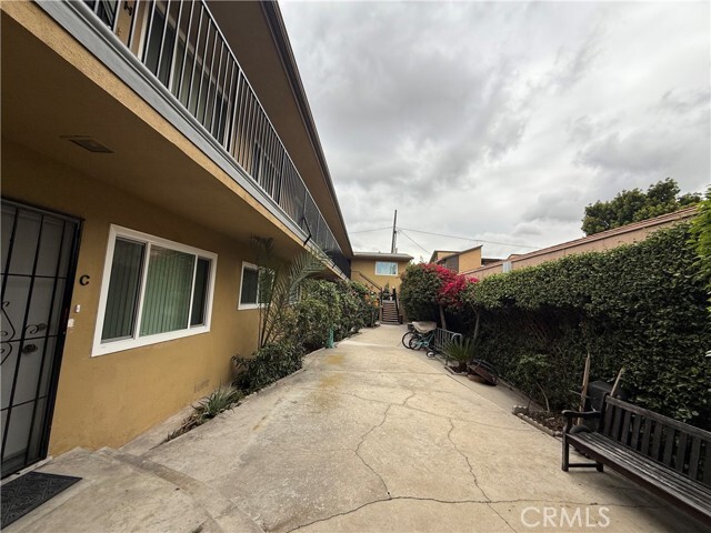 Building Photo - 723 Elm Ave