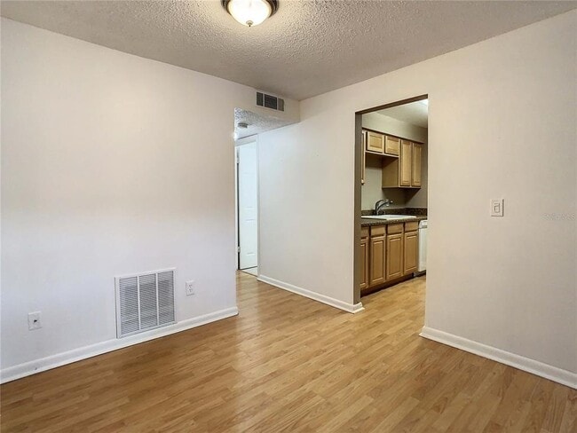 Building Photo - 9115 Tudor Dr