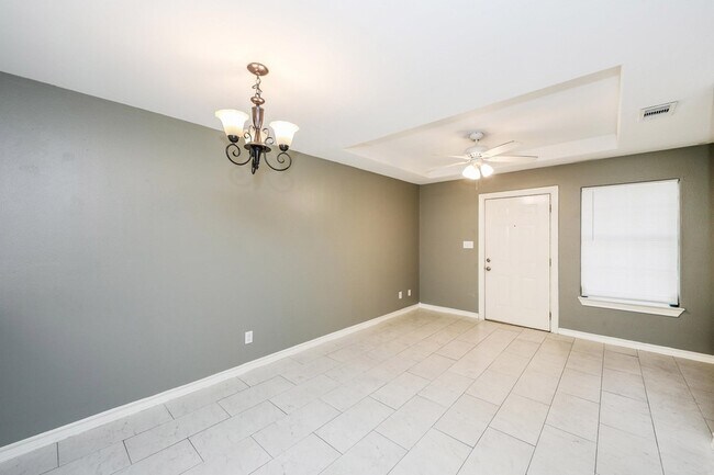 Building Photo - 205 W San Carlos St