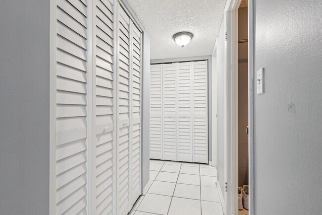 Building Photo - 6500 Cypress Rd