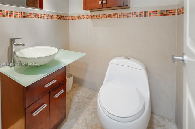 Building Photo - 1980 S Ocean Dr