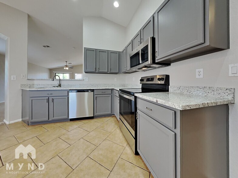 Building Photo - 40167 N Costa Del Sol Dr