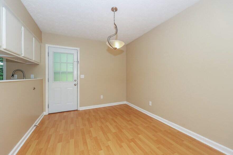 Building Photo - 232 Thistle Ln