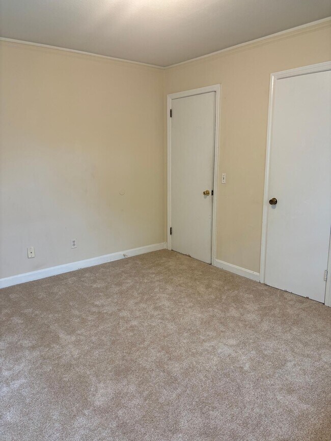 Building Photo - 2426 Peach Orchard Rd