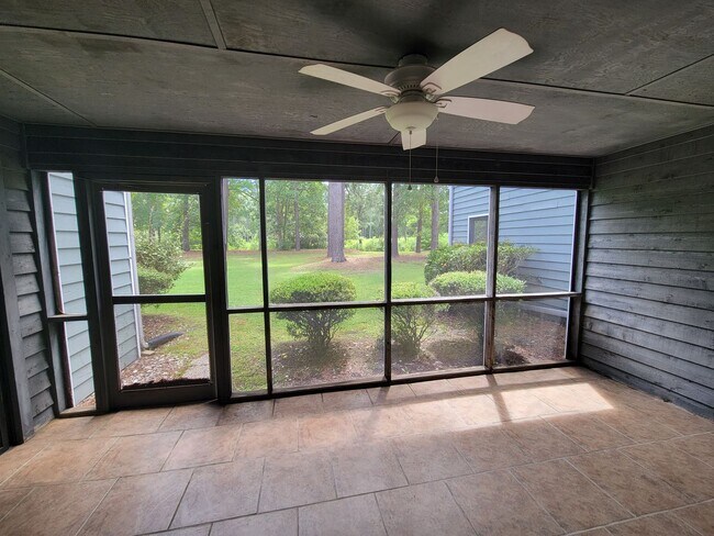 Building Photo - First Floor Plantation Pointe Condo Available!