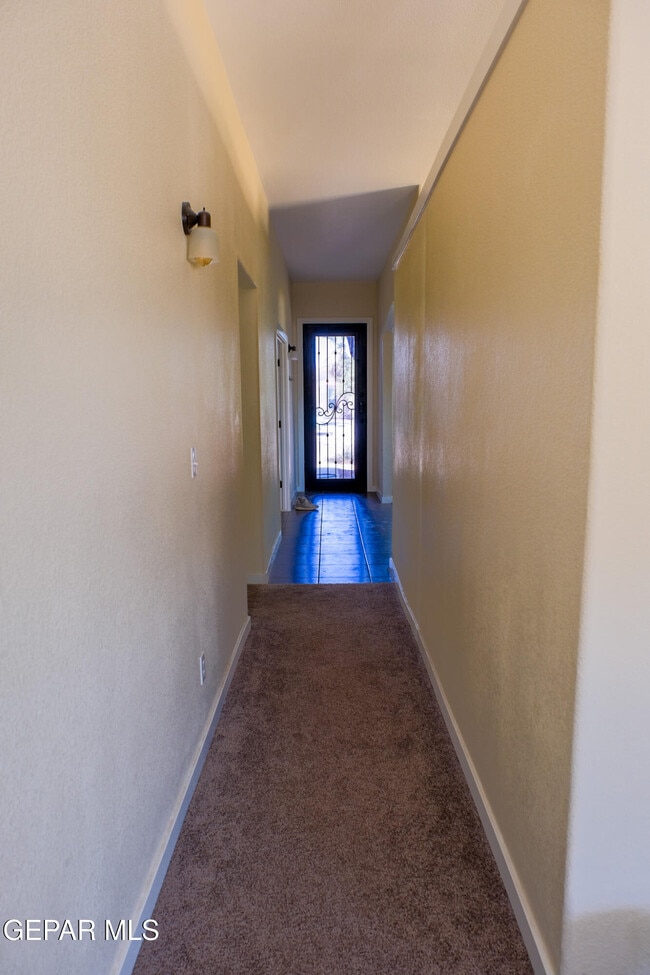 Building Photo - 14273 Hacienda Rock Dr