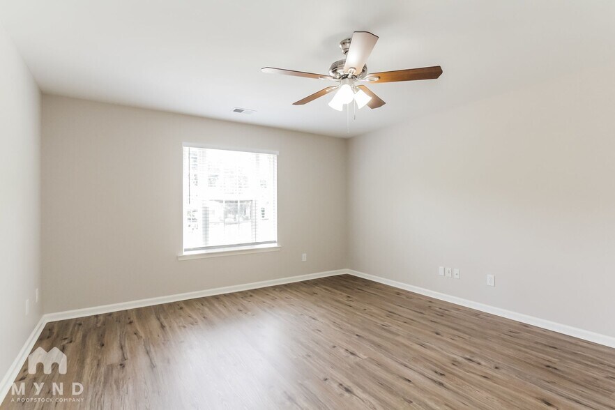 Building Photo - 3440 Autumn Dr