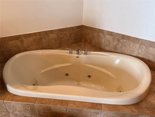 Building Photo - 8767 The Esplanade