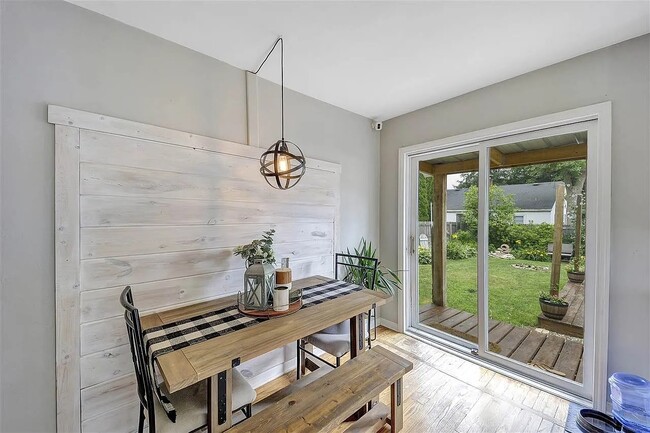 Building Photo - 524 La Plant St