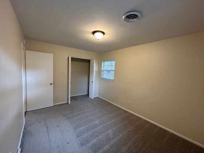 Building Photo - 3BR/2BA Single Family Home with Large Backyard in Winter Park!