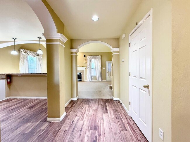 Building Photo - 3916 Bonnie Ln