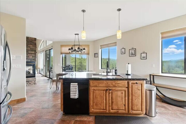 Building Photo - 1670 South Maddi-SI ID1475807P