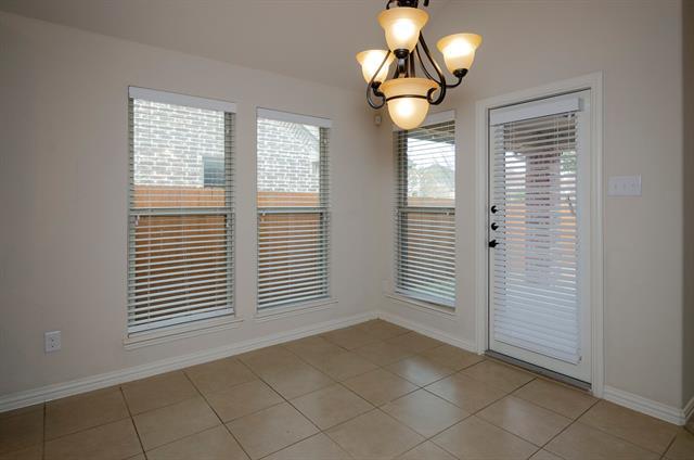 Building Photo - 10876 Leesa Dr