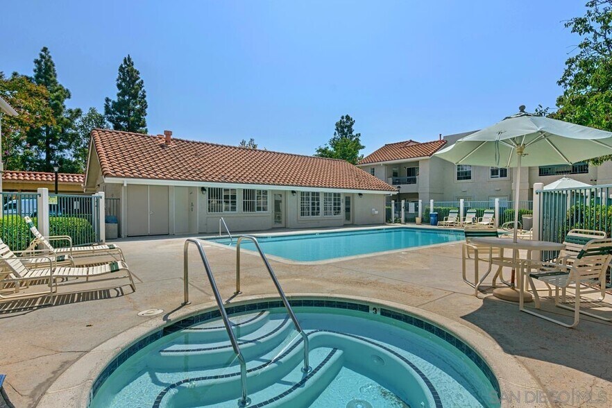 Building Photo - 10808 Aderman Ave