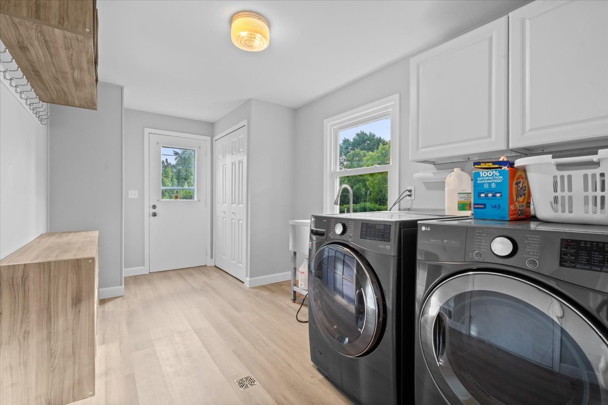 Building Photo - 5476 Van Ness Dr