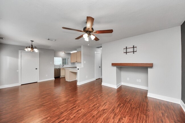 Building Photo - 1536 Kew Garden Dr