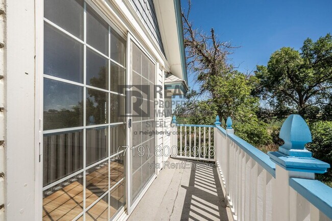 Building Photo - 1530 33rd Ln