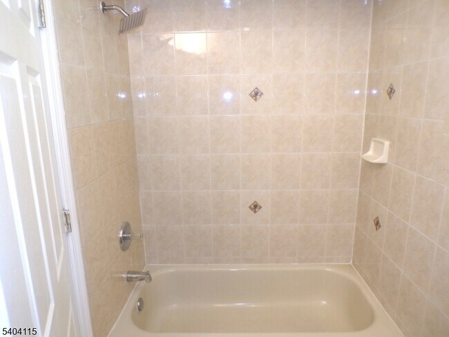 Building Photo - 4 S 11th St