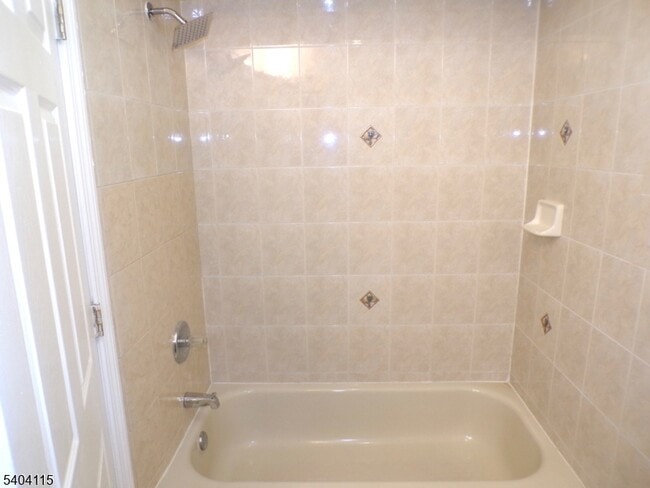 Building Photo - 439 S 11th St