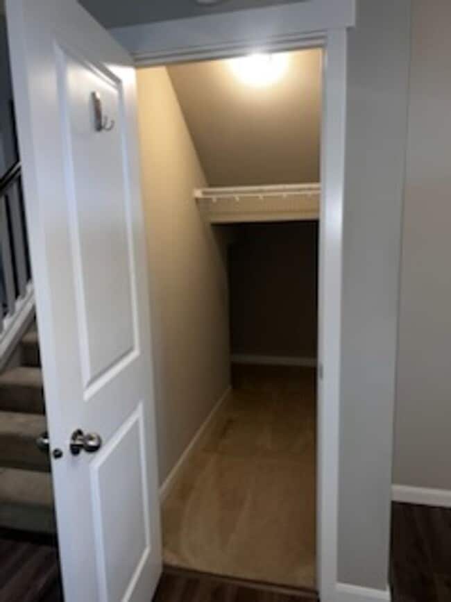 Building Photo - 5 Bedroom plus a Bonus Room in Gig Harbor
