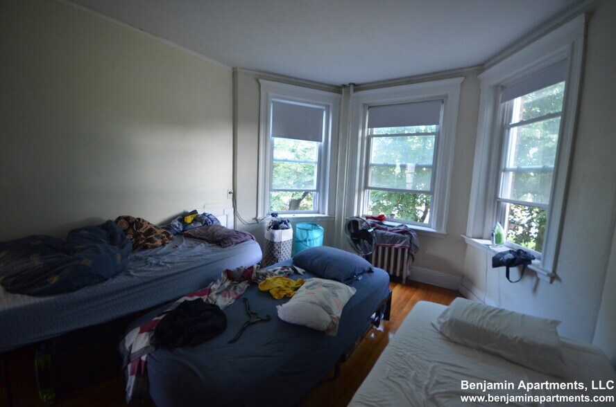 Building Photo - 1163 Boylston St