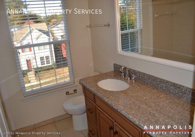 Building Photo - 2701 Thornbrook Ct
