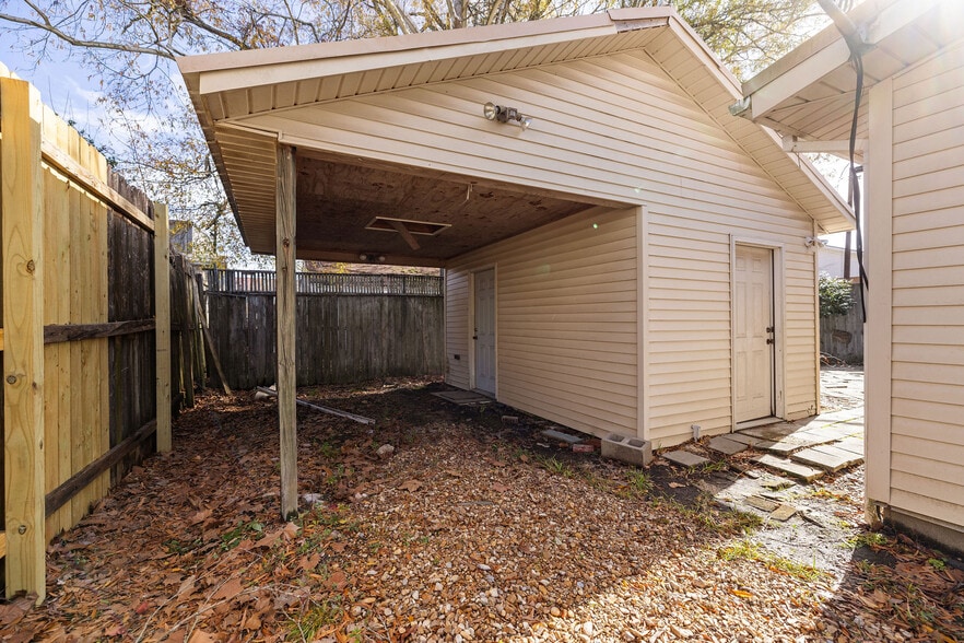 Building Photo - 160 N 7th St