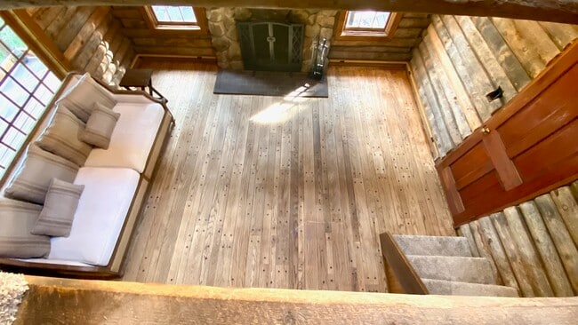 Building Photo - 615 Falls Dr