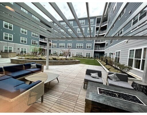 Building Photo - 200 Quarry Hill Dr