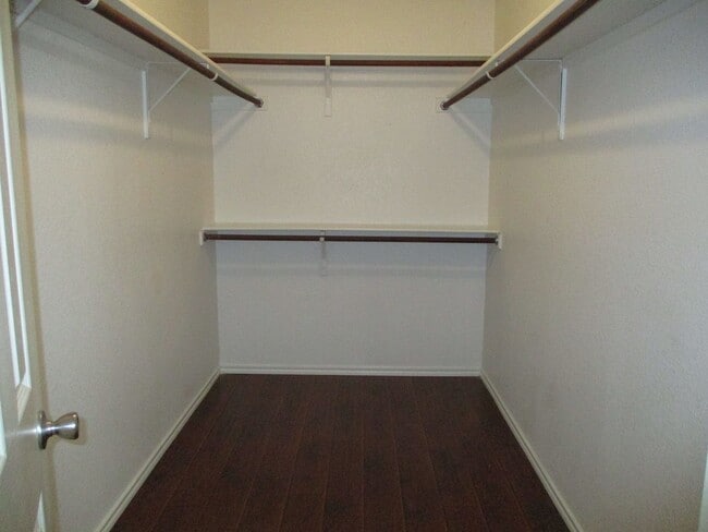 Building Photo - $1995 / 3br – 1648 ft2 - 3/2/2 w/Office ready to move in Brookville Estates (Forney)