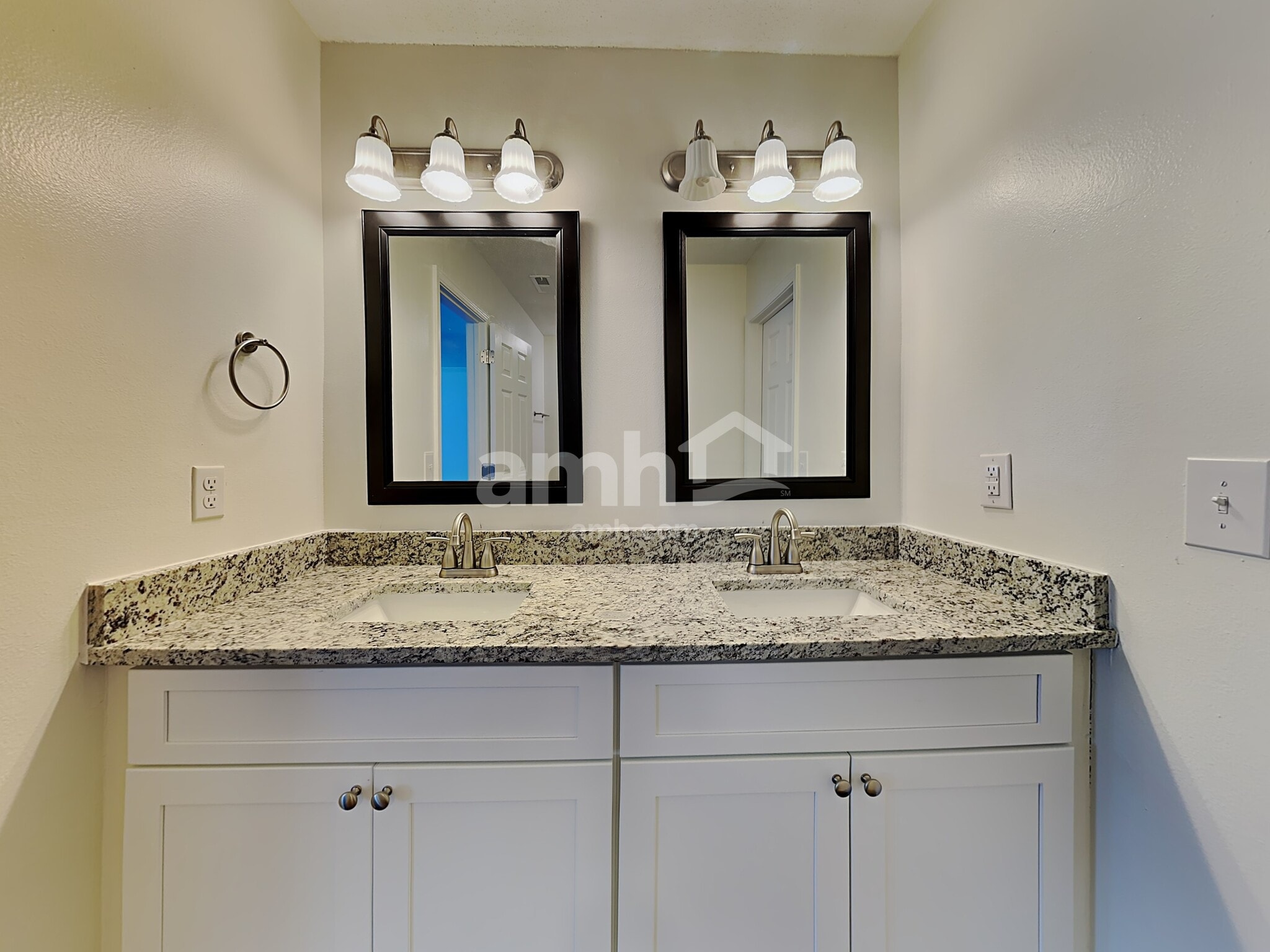 Building Photo - 5613 Topsail Ct